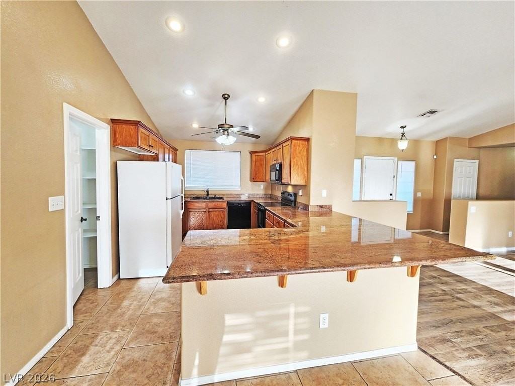 3680 Ravine Ave - Photo 7 of 28