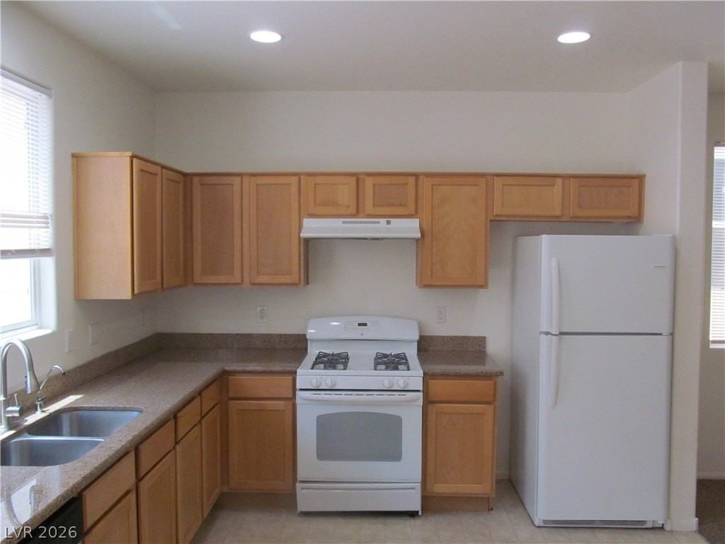 8513 Orly Ave - Photo 5 of 33