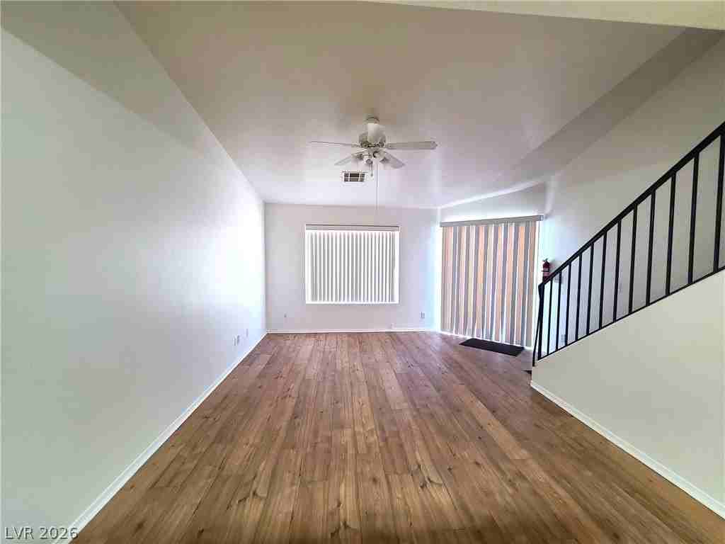 448 Comstock St - Photo 6 of 13