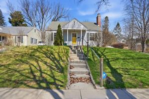 featured image of 1102 Arborview Blvd
