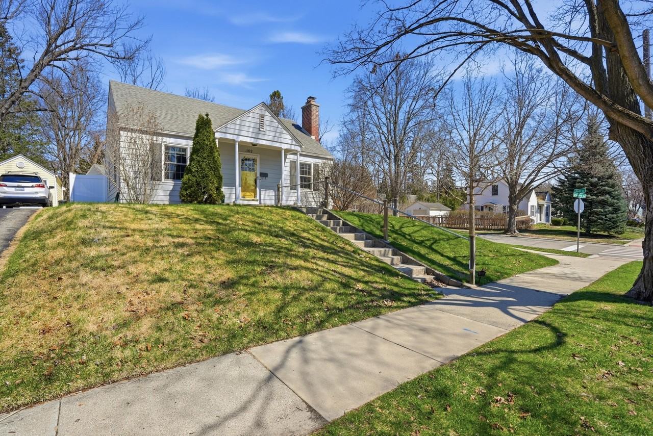 1102 Arborview Blvd - Photo 2 of 49