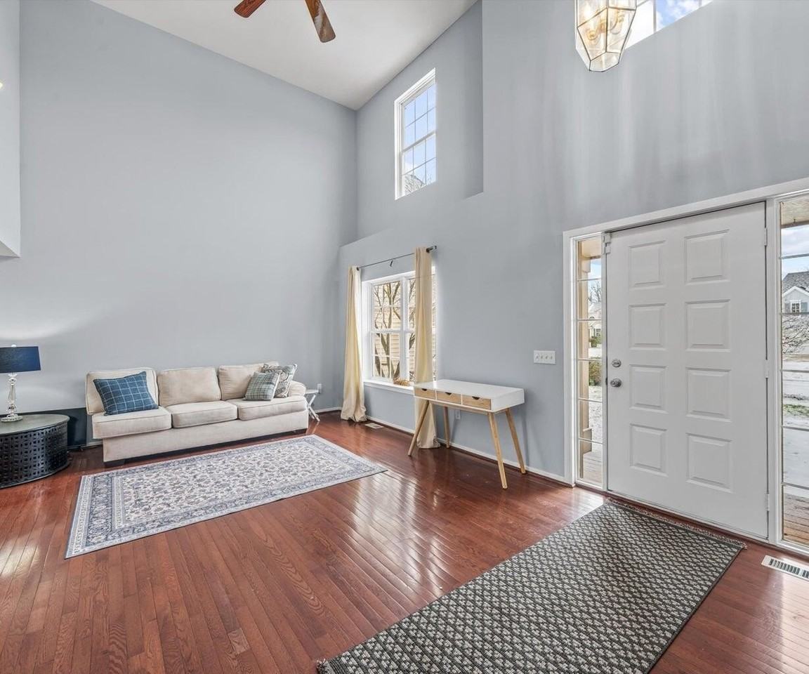 1696 Reserve Ct - Photo 3 of 47