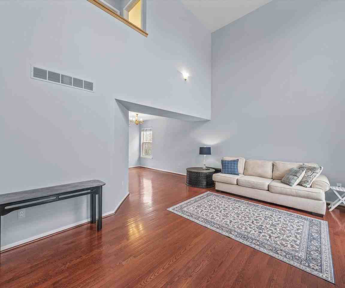 1696 Reserve Ct - Photo 5 of 47