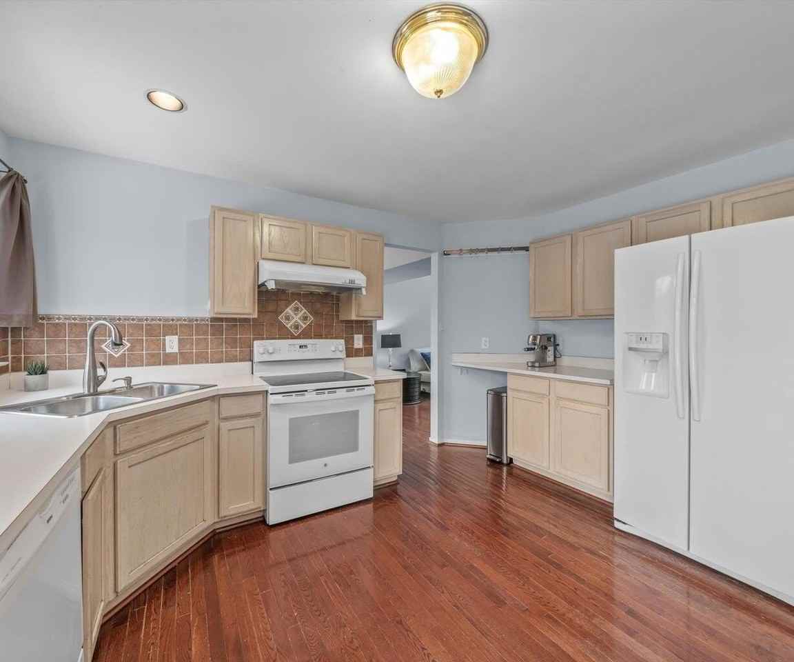 1696 Reserve Ct - Photo 6 of 47