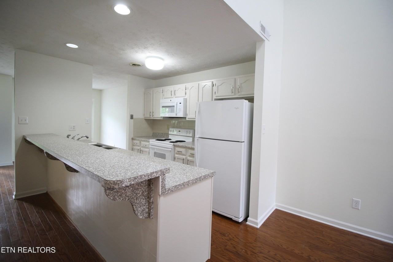 8737 Aragon Ln - Photo 5 of 28