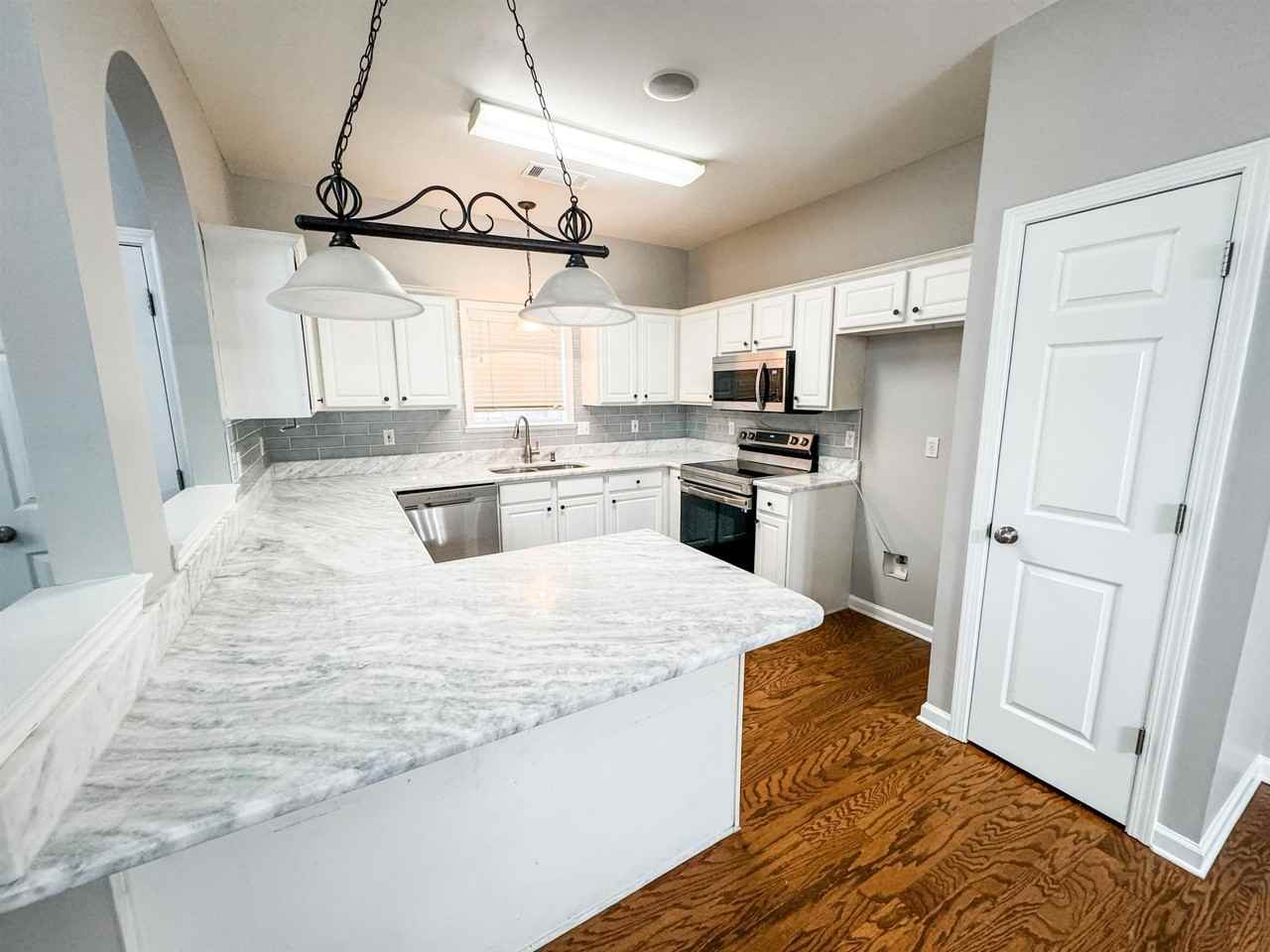 4564 Park Ridge Pkwy - Photo 3 of 8