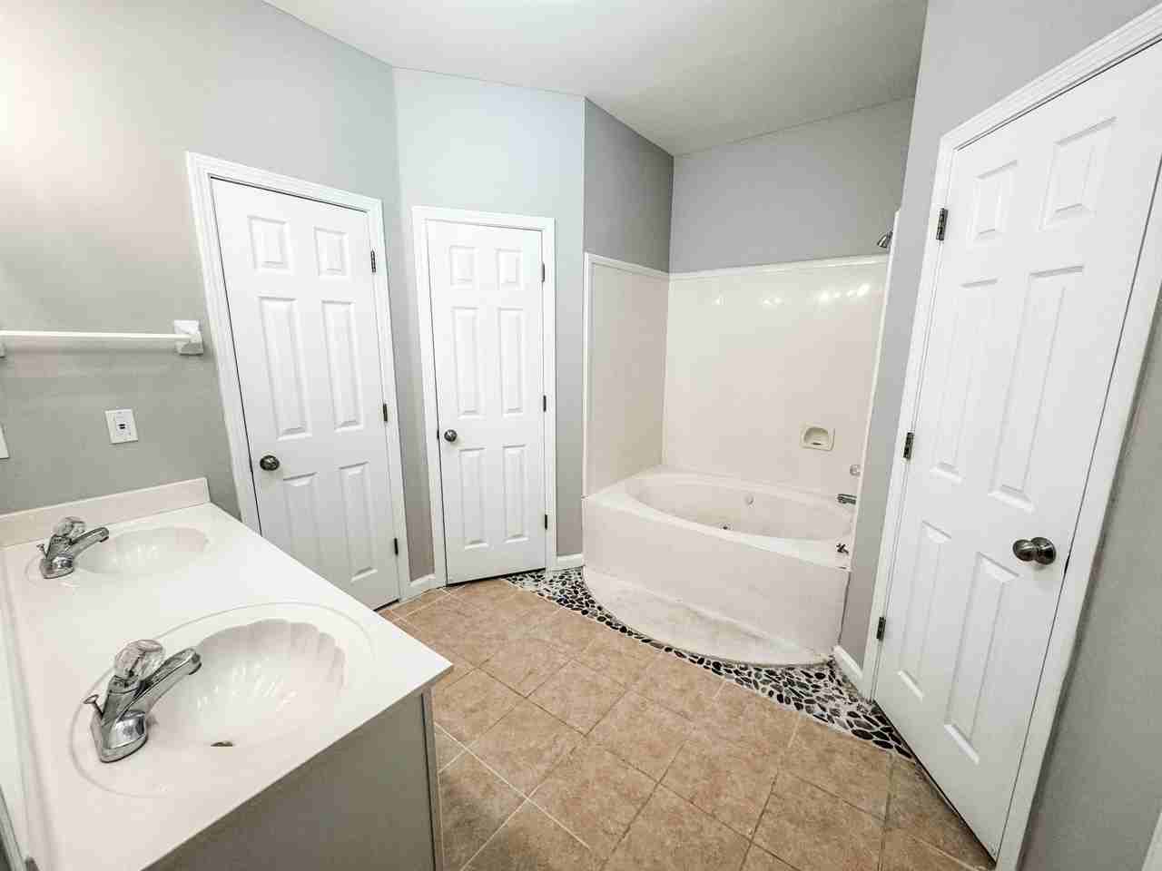 4564 Park Ridge Pkwy - Photo 5 of 8
