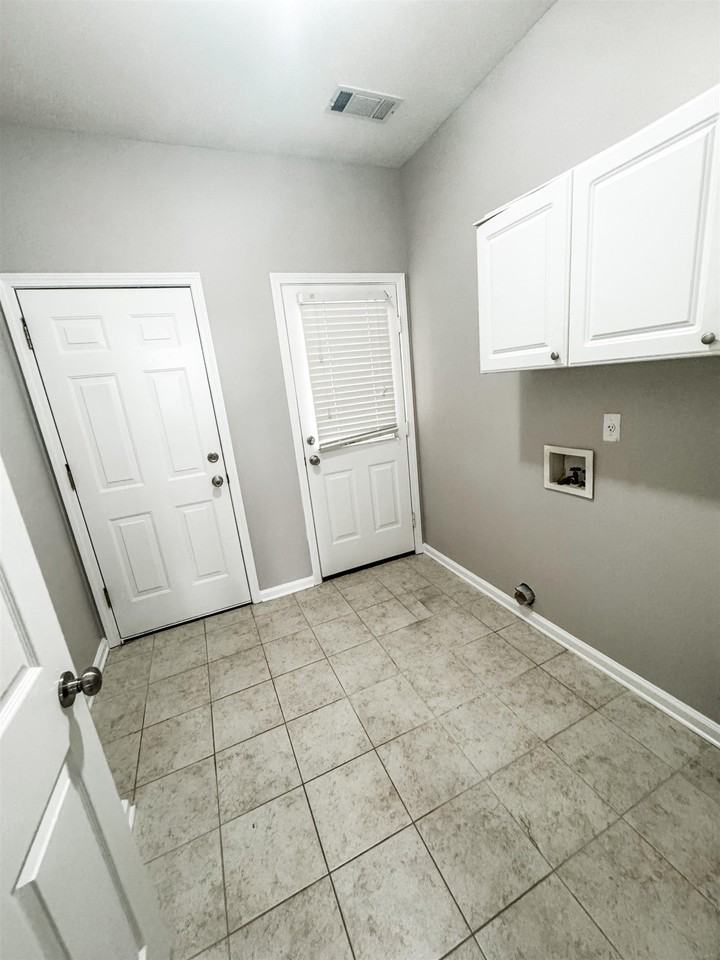4564 Park Ridge Pkwy - Photo 7 of 8
