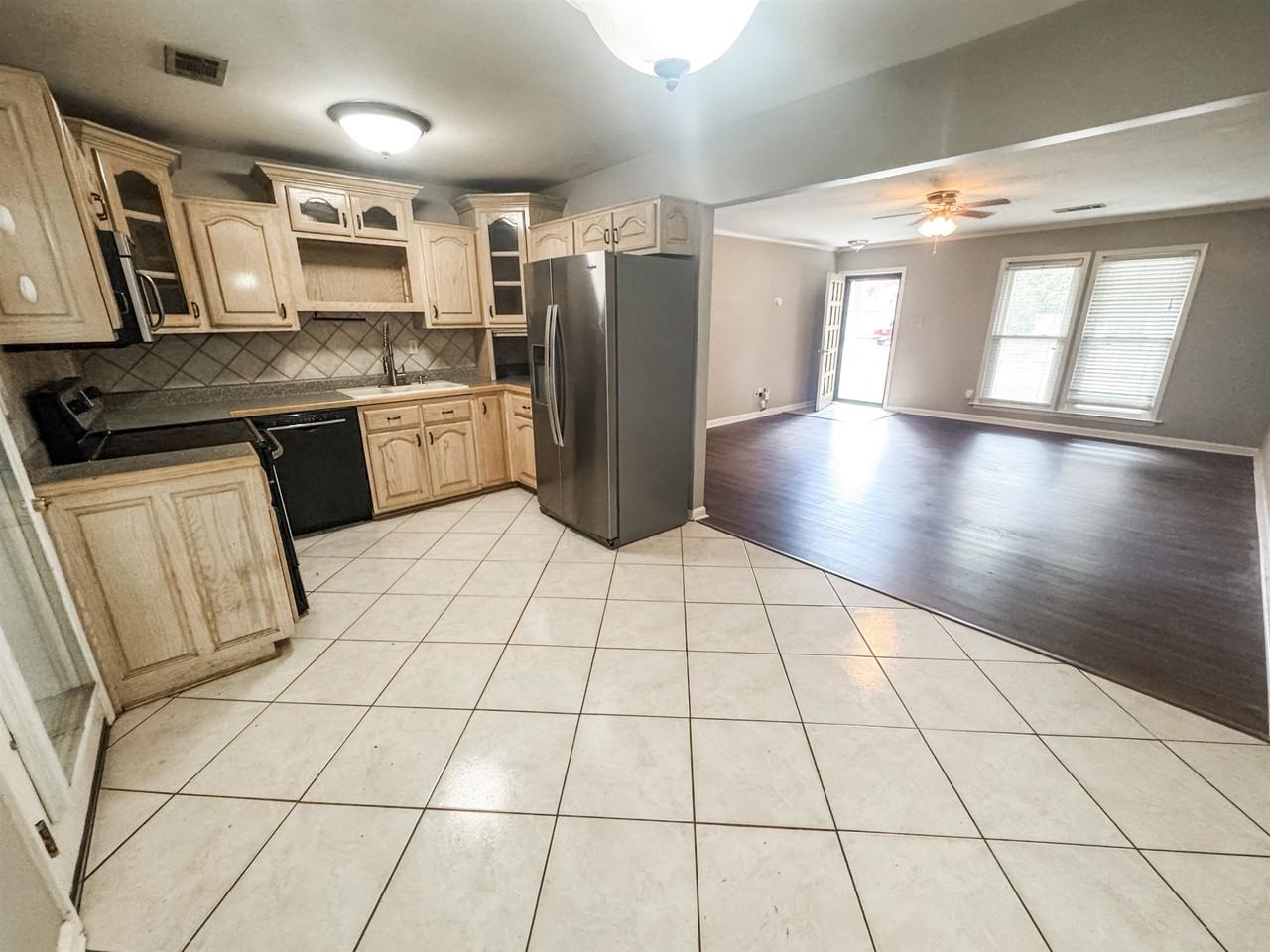 967 Barbara Lynn Dr - Photo 3 of 10