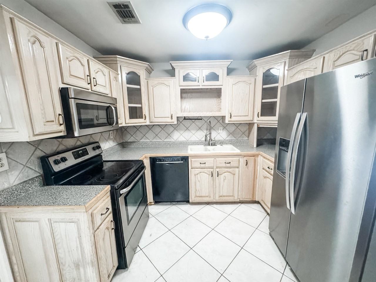 967 Barbara Lynn Dr - Photo 4 of 10