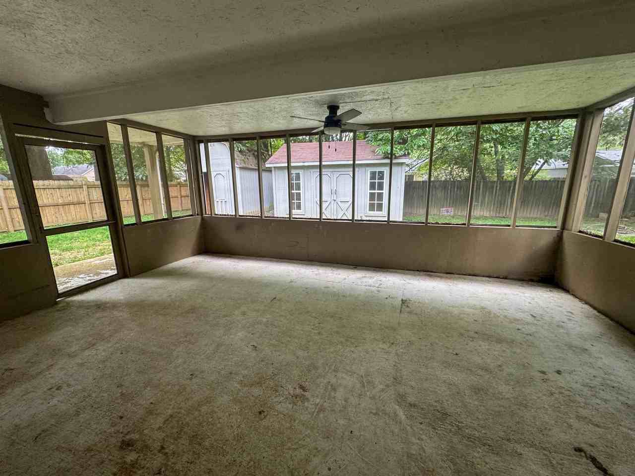 967 Barbara Lynn Dr - Photo 5 of 10