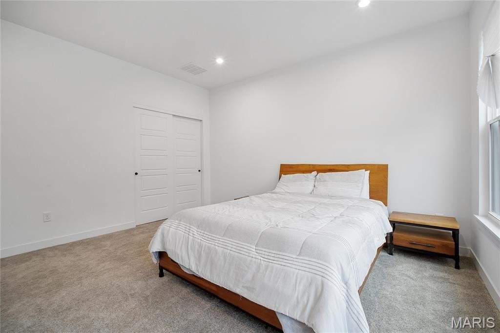 8937 Eager Rd - Photo 4 of 18