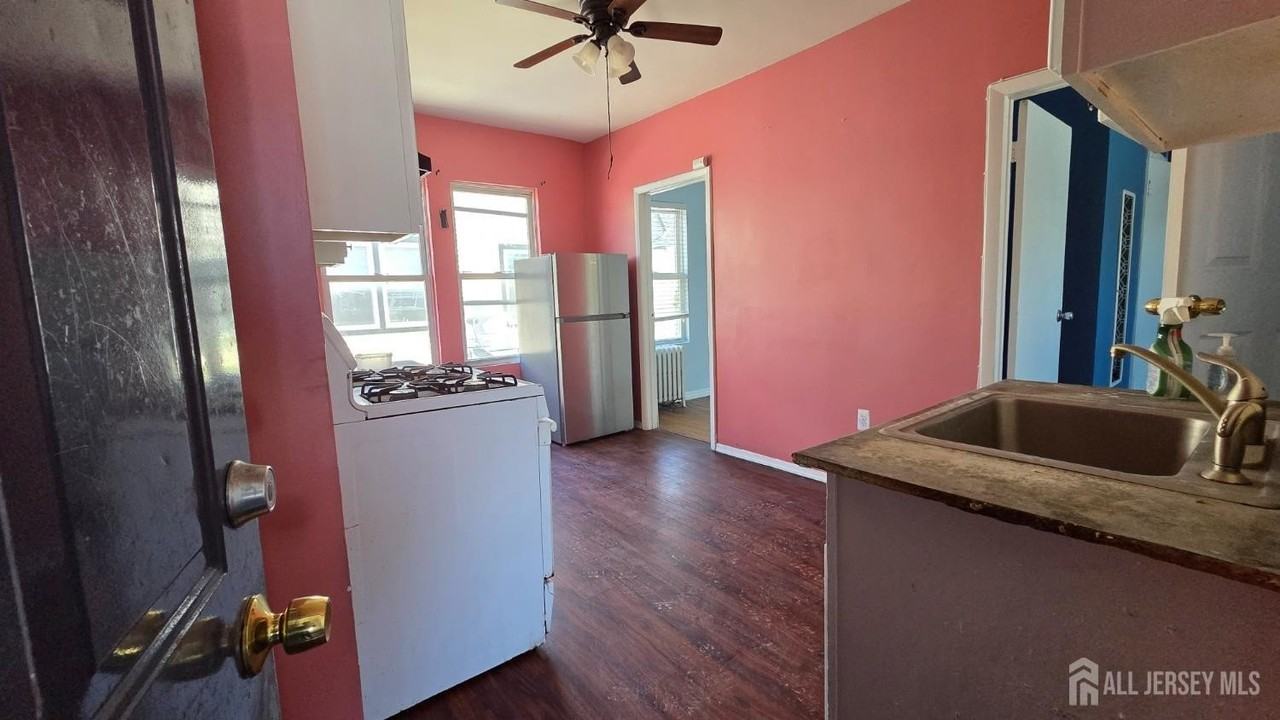 62 Georges Rd - Photo 2 of 12