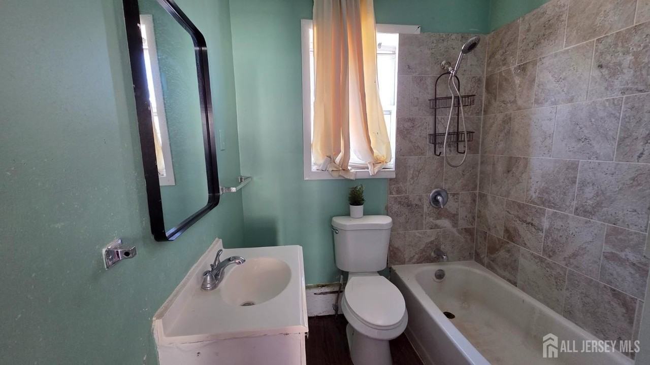62 Georges Rd - Photo 3 of 12