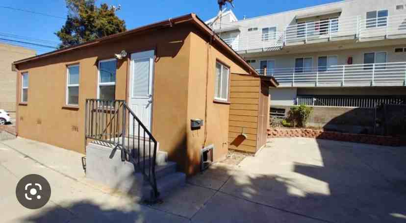704 5th St #704 - Photo 2 of 8