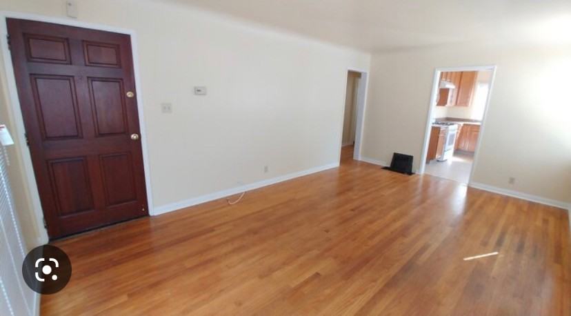 704 5th St #704 - Photo 4 of 8