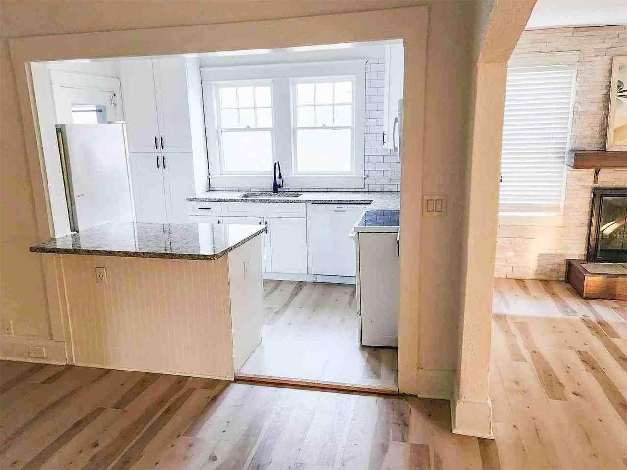 503 W Idlewild Ave - Photo 5 of 23