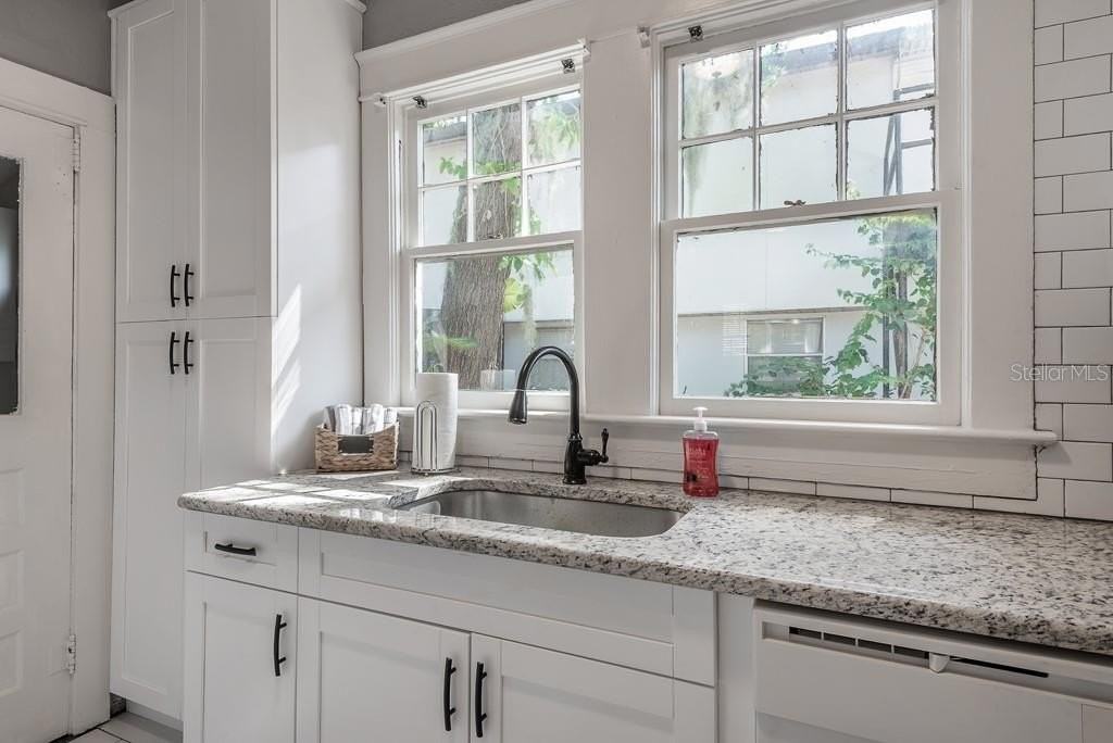 503 W Idlewild Ave - Photo 7 of 23