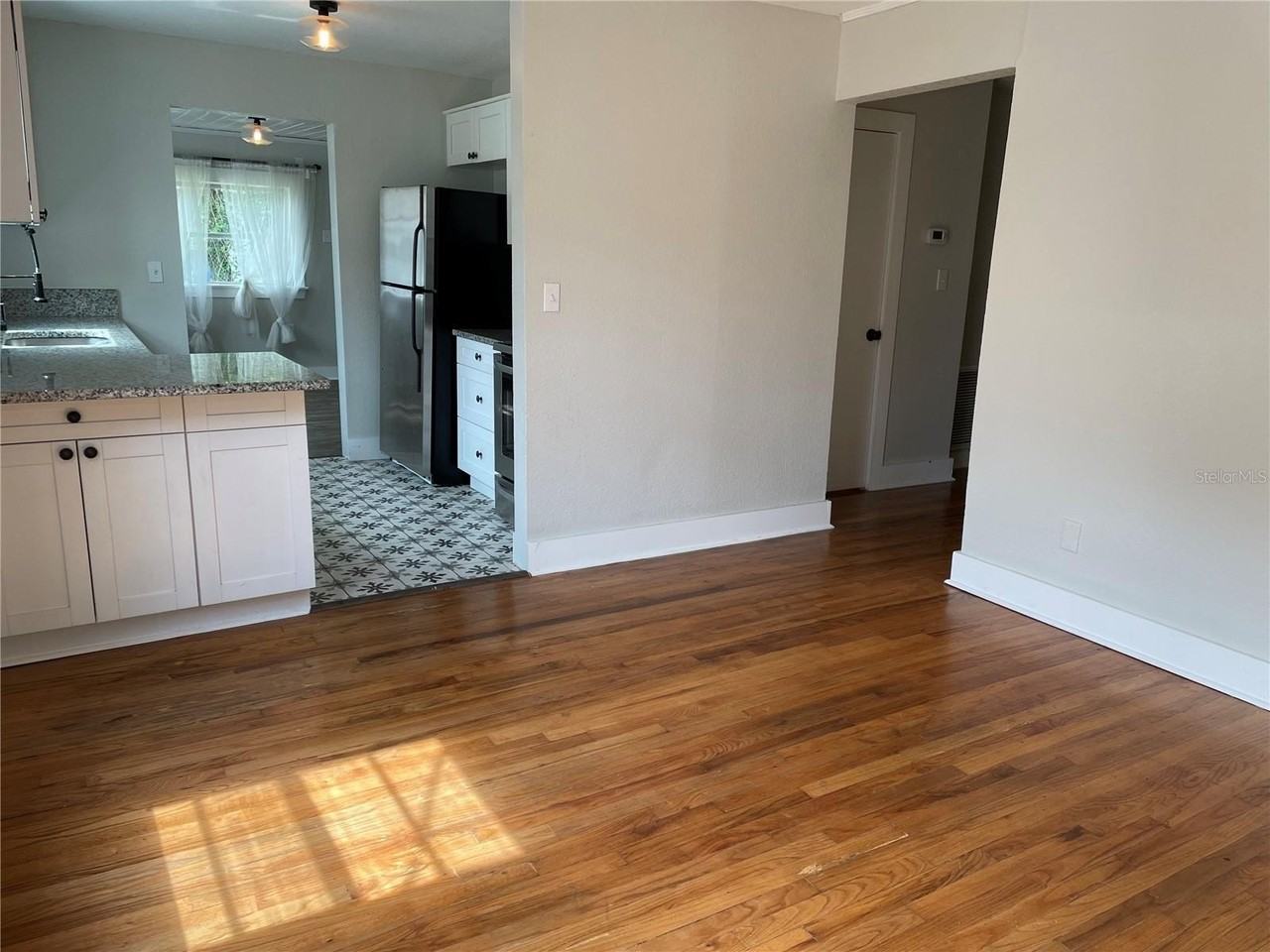 1517 E Ellicott St - Photo 5 of 34