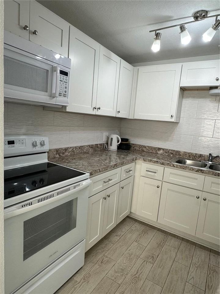 351 S Mcmullen Booth Rd #129 - Photo 5 of 22