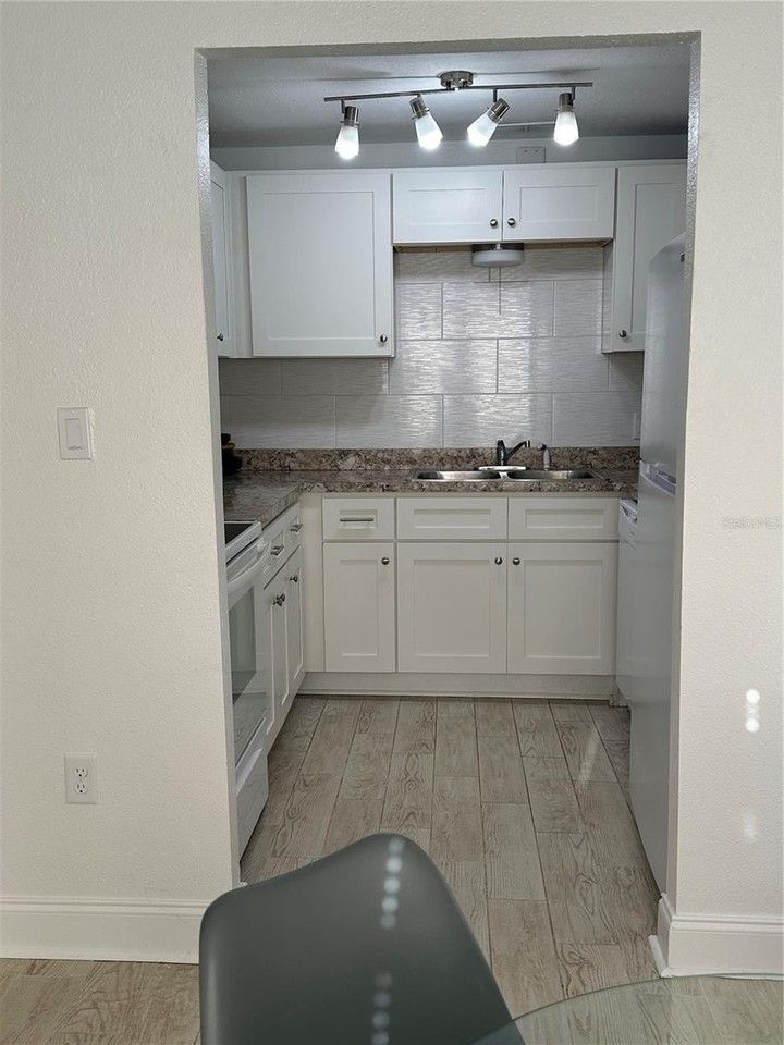 351 S Mcmullen Booth Rd #129 - Photo 6 of 22