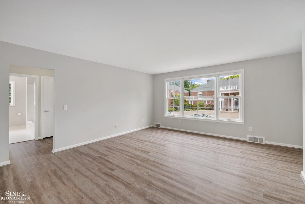 17111 E Jefferson Ave #35 - Photo 6 of 36