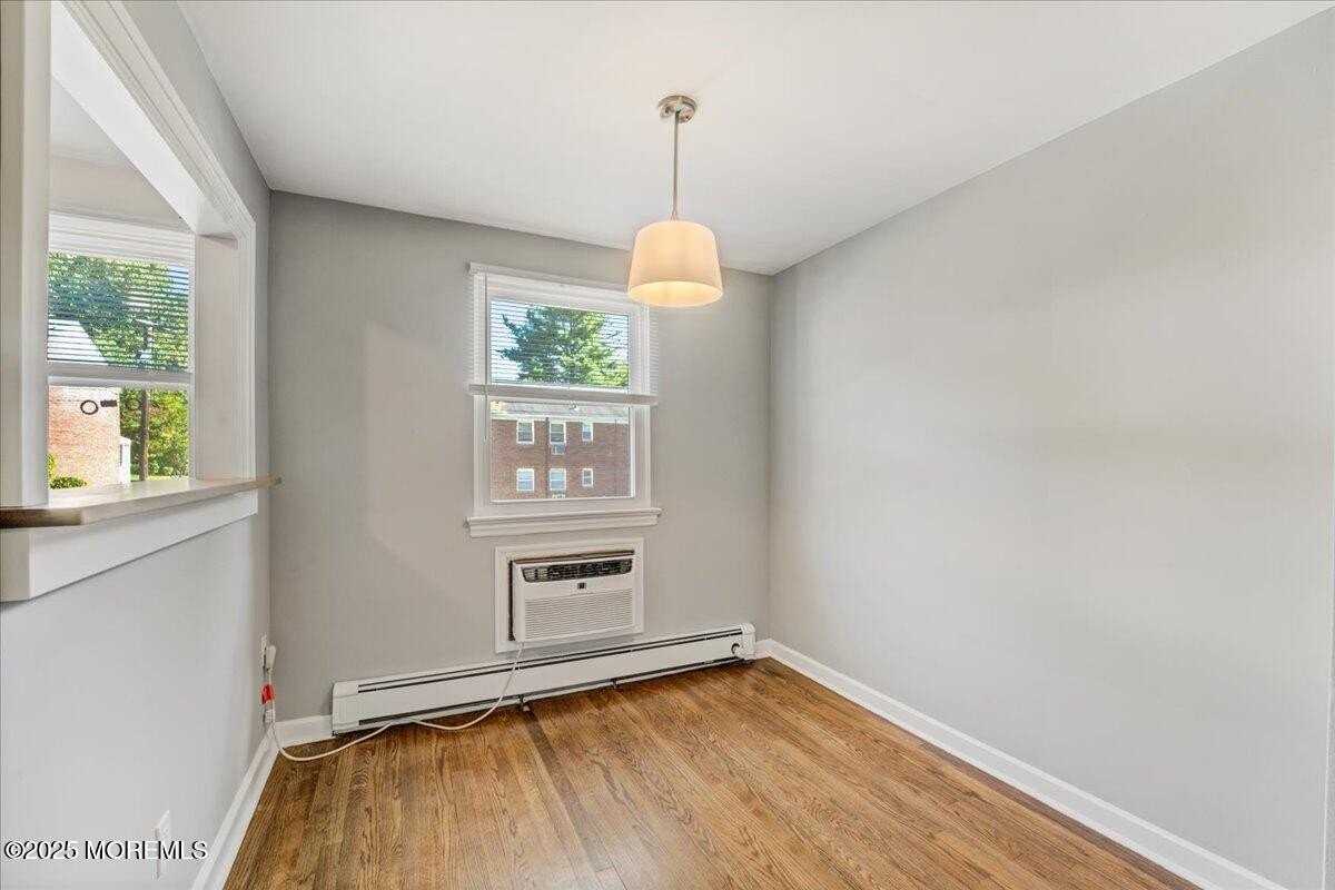 46 Manor Dr #401 - Photo 7 of 14