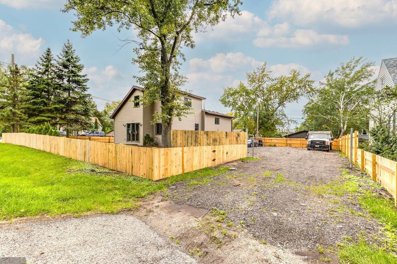 400 Clifton Dr - Photo 2 of 27