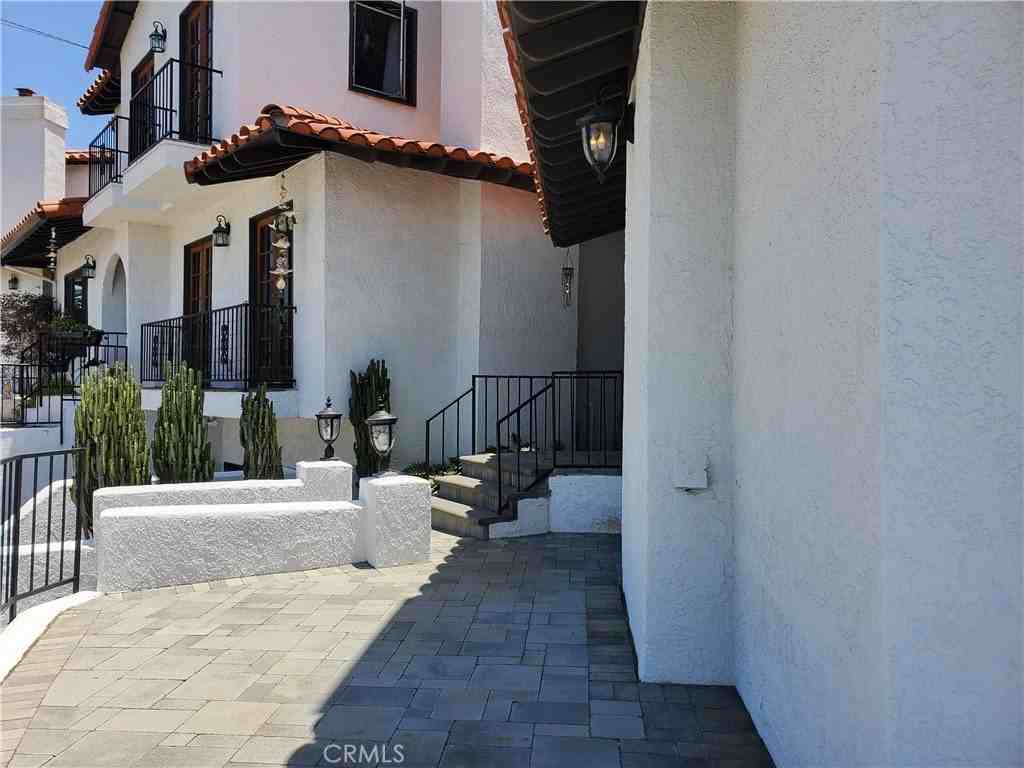 219 W Escalones - Photo 4 of 32