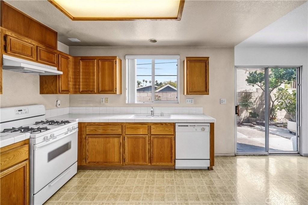 465 E Afton Ln - Photo 6 of 25