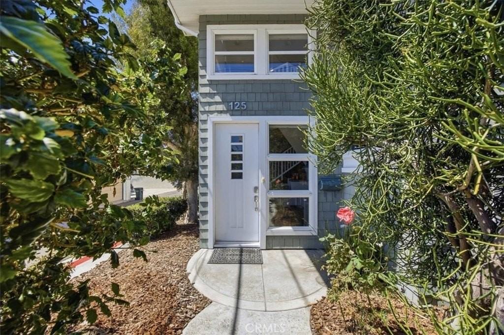 125 4th St #A - Photo 2 of 25