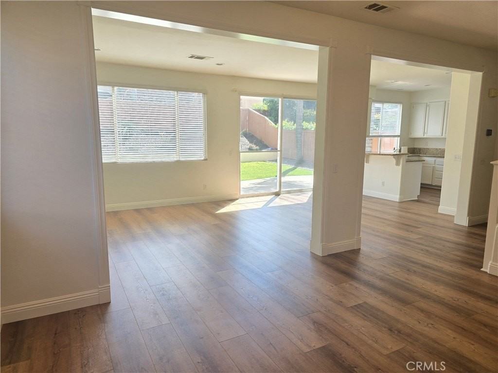 43717 Calabro St - Photo 4 of 30