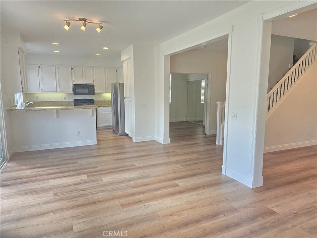 43717 Calabro St - Photo 6 of 30