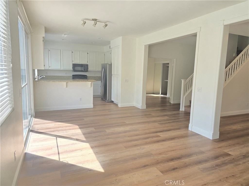 43717 Calabro St - Photo 7 of 30