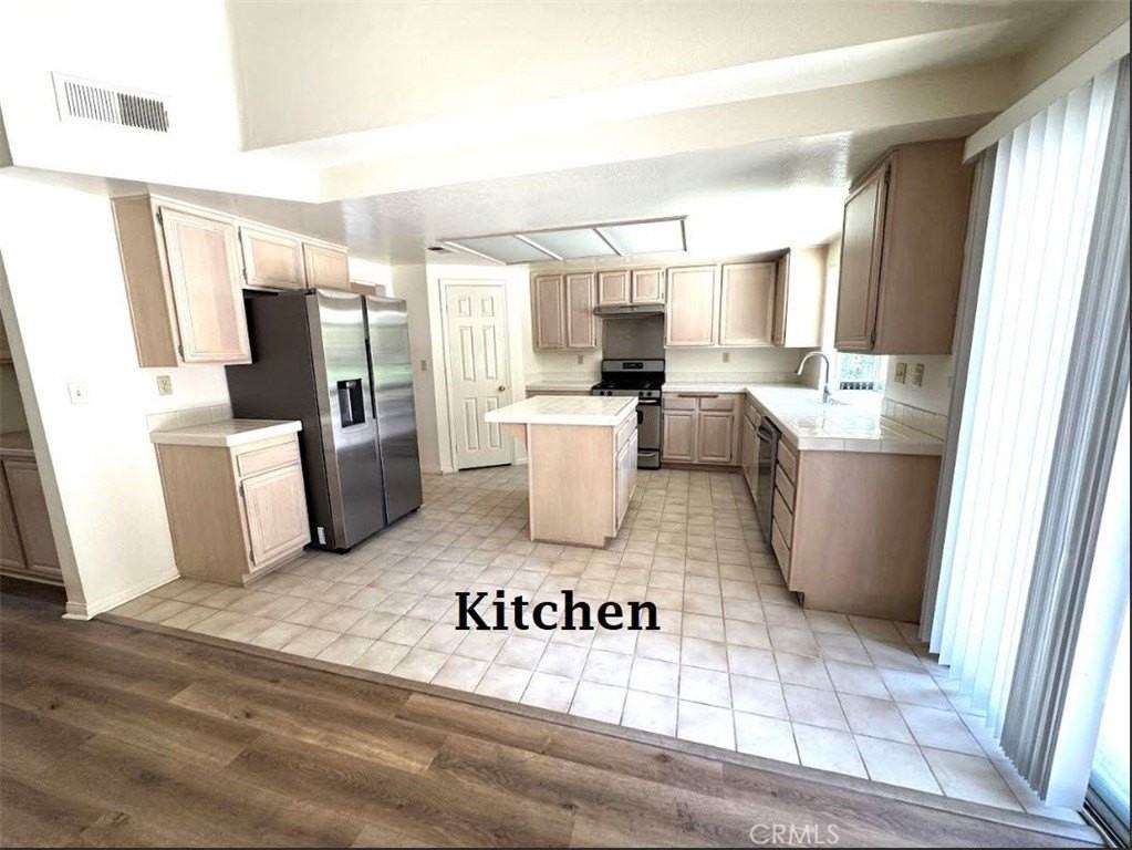 910 N Walnut Ave - Photo 5 of 13