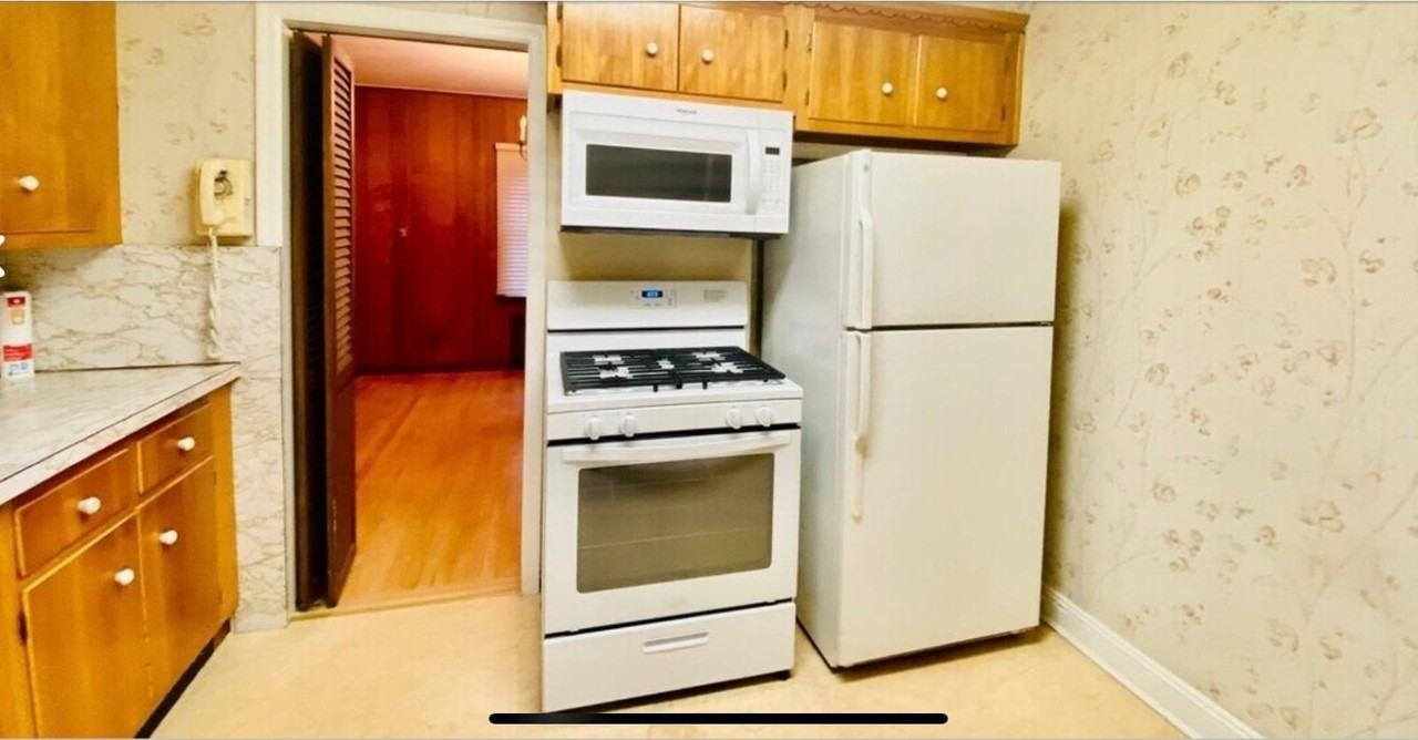8047 Chevy Chase St - Photo 5 of 13