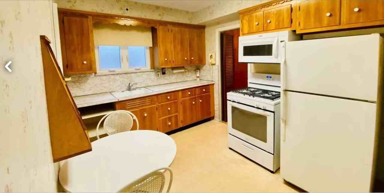 8047 Chevy Chase St - Photo 6 of 13