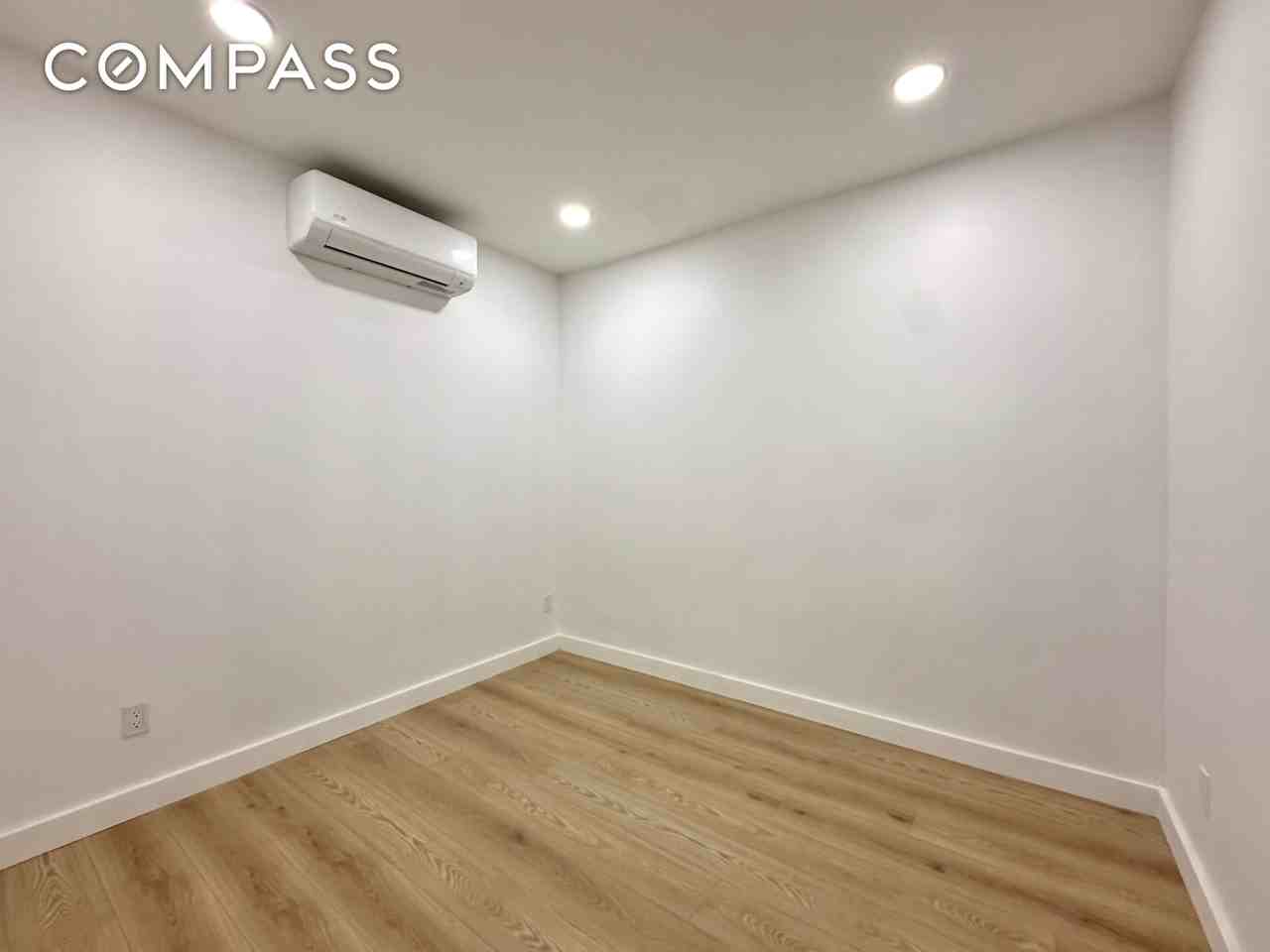 985 Rogers Ave #3 - Photo 6 of 10