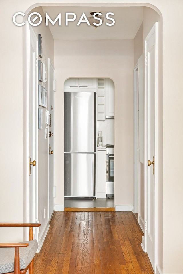 434 E 58th St #6B - Photo 3 of 6