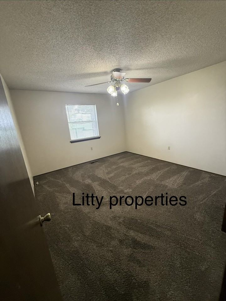 926 Coley Dr #926 - Photo 5 of 7