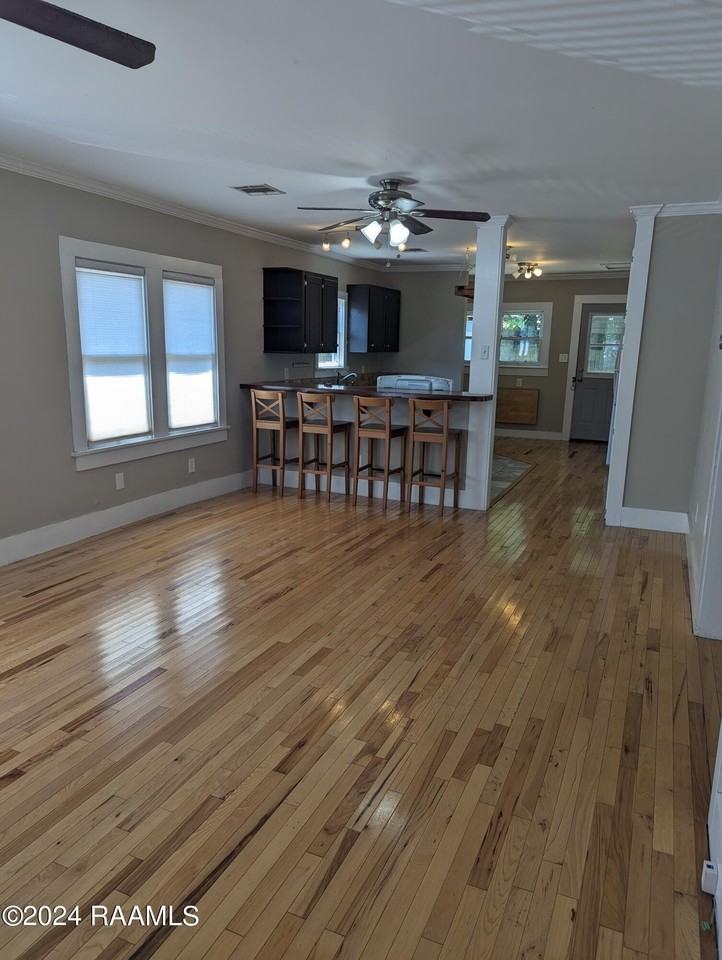 330 General Mouton Ave - Photo 6 of 25