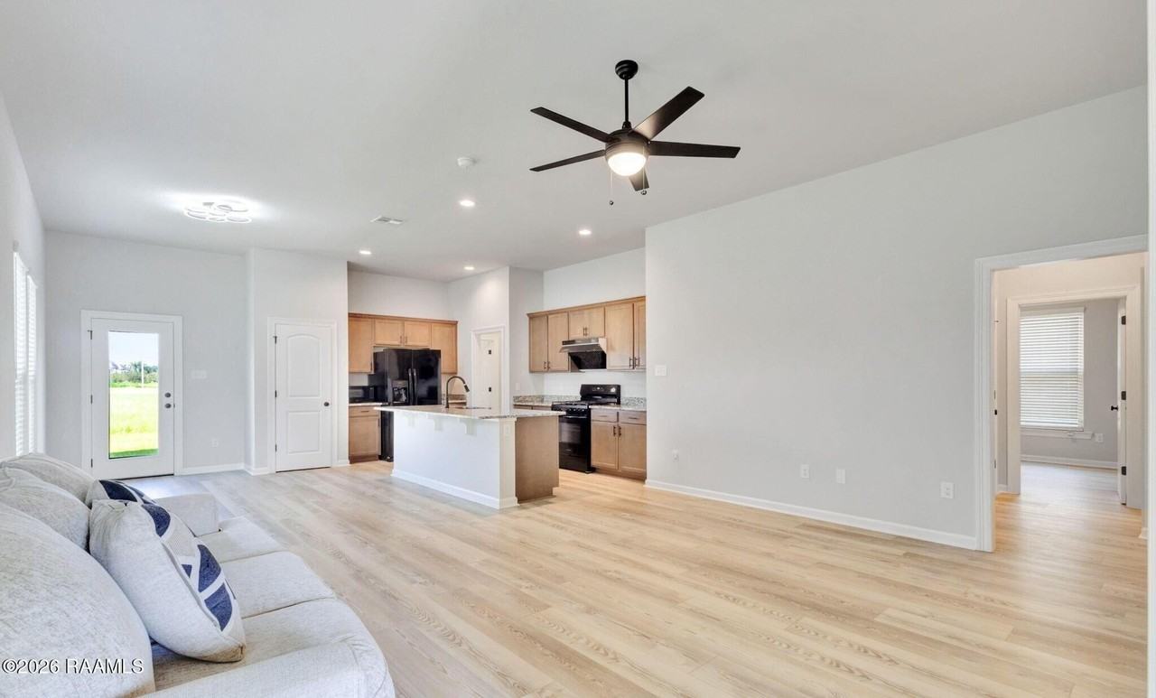 221 Wakely Ct - Photo 3 of 14