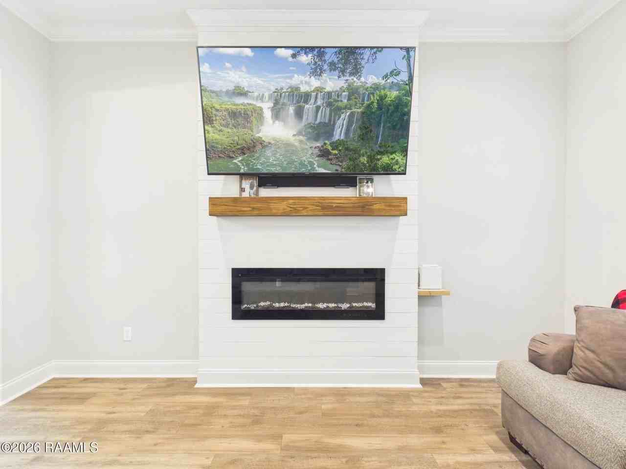 301 Adry Ln - Photo 5 of 27