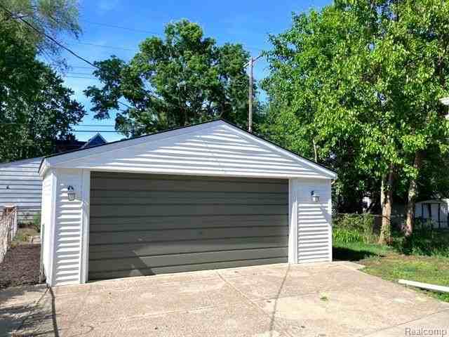 959 E Shevlin Ave - Photo 4 of 17
