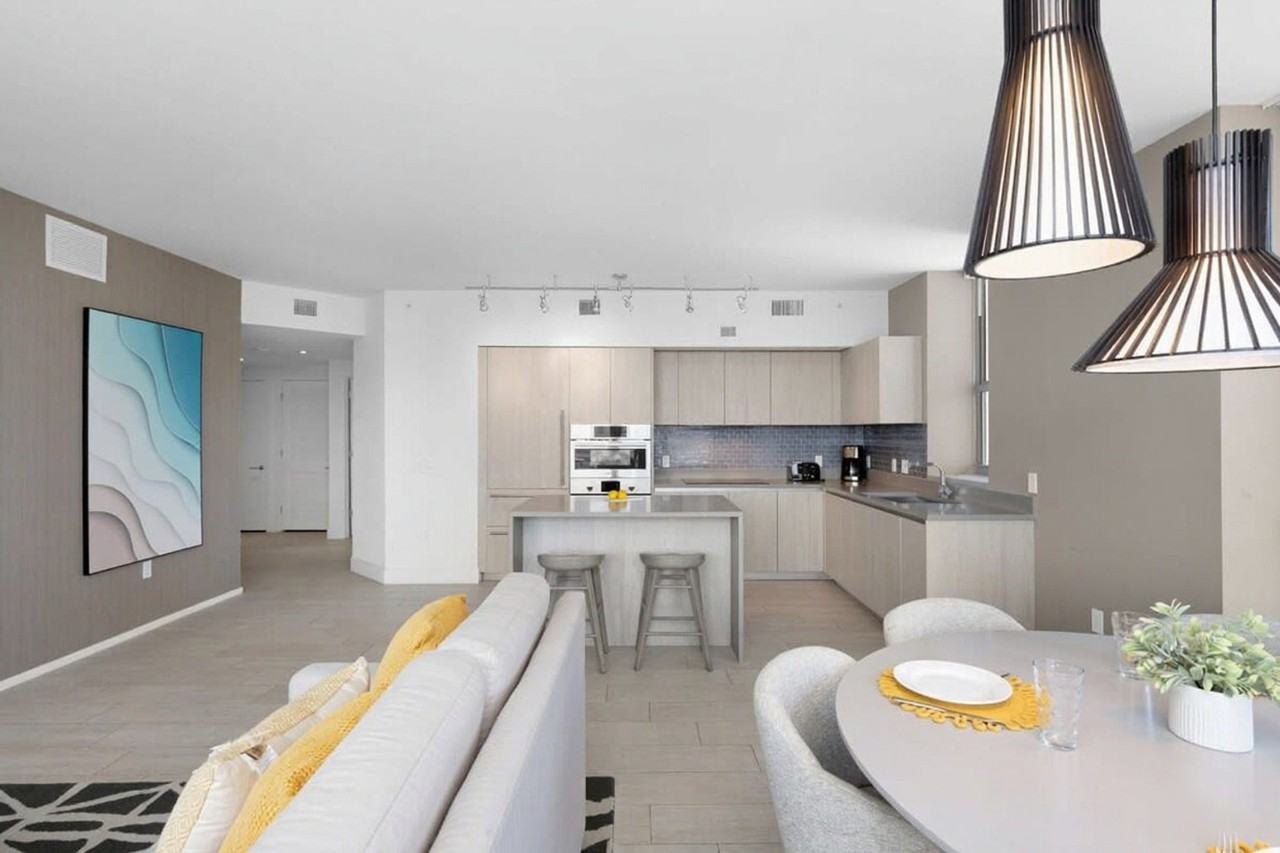 4010 South Ocean Drive - Photo 2 of 32