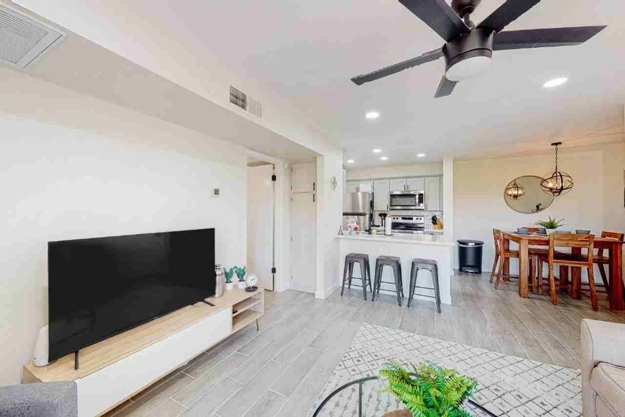 8055 E Thomas Rd #1255470P - Photo 2 of 15