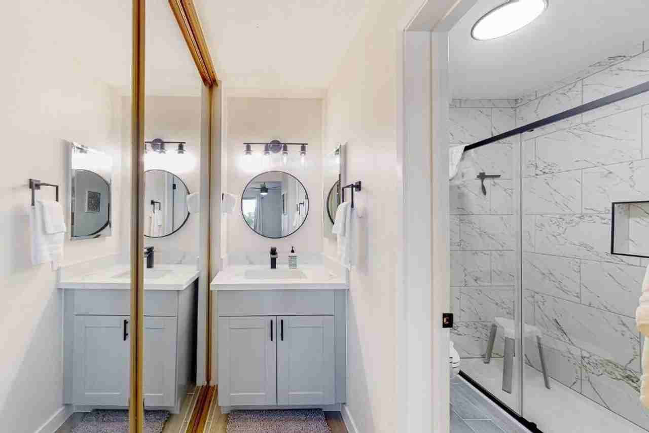 8055 E Thomas Rd #1255470P - Photo 7 of 15