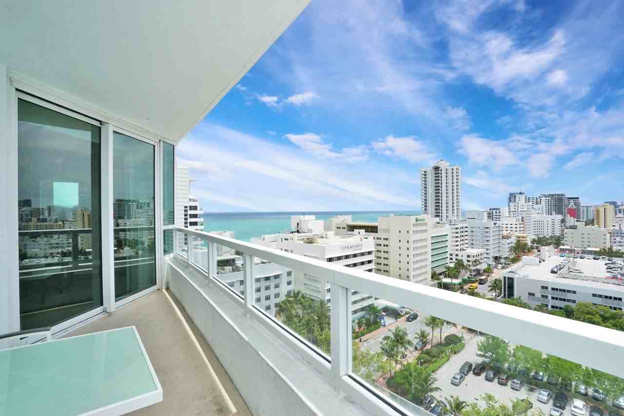 4401 Collins Avenue - Photo 6 of 46