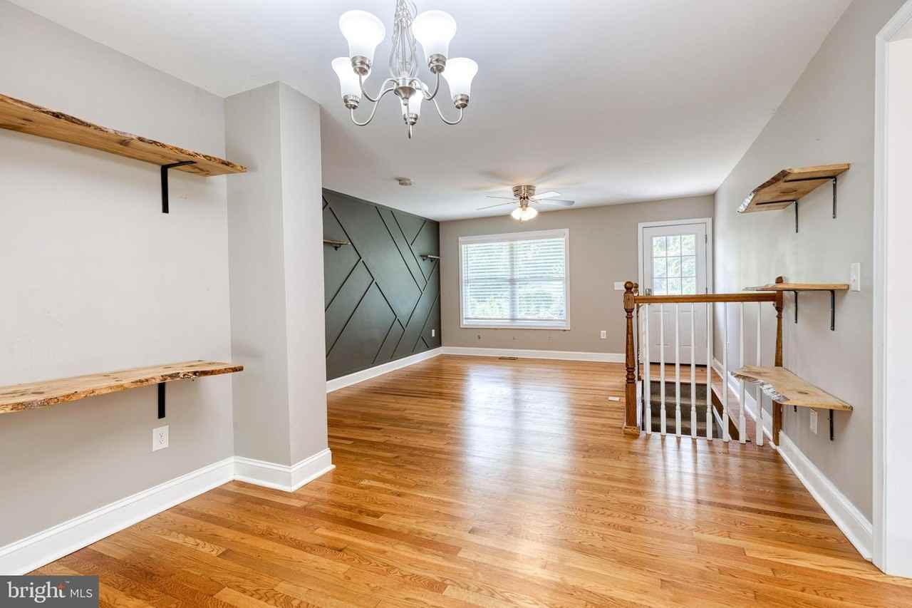 6922 Hollenberry Rd - Photo 6 of 19