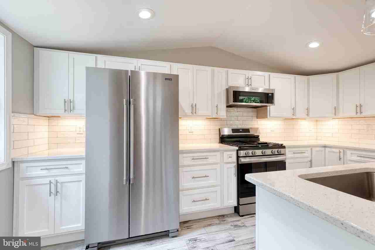 6922 Hollenberry Rd - Photo 7 of 19